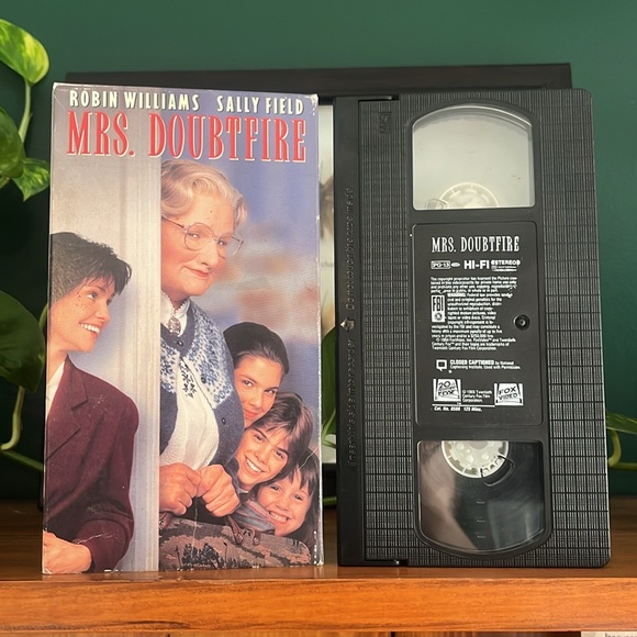 Family Movie VHS Bundle - Vintags VHS - Picture 4 of 9